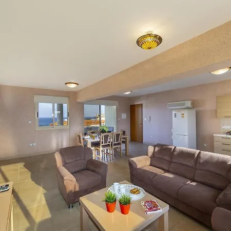 Pelagos Penthouse No 6 * Protaras